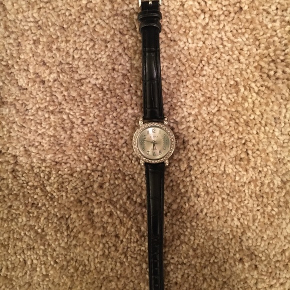 Woman’s Watch - Picture 2 of 5